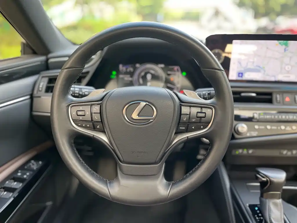 Lexus ES — фото 10