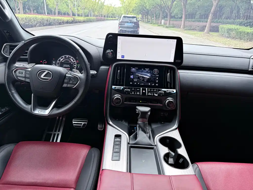 Lexus LX — фото 7