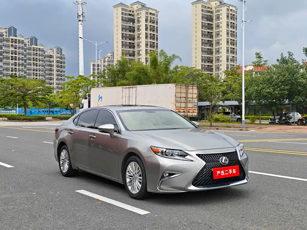 Lexus ES — фото 2