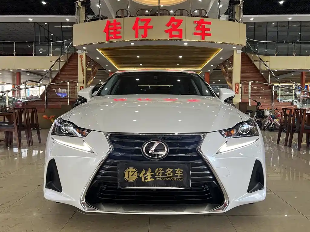 Lexus IS — фото 2