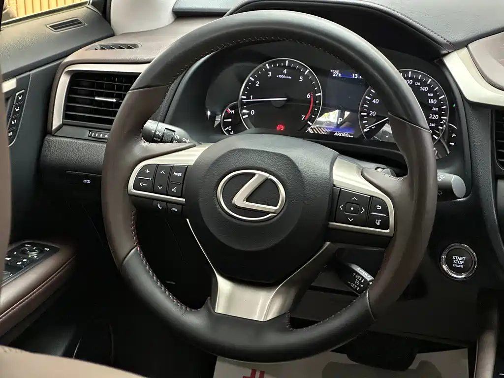 Lexus RX — фото 11