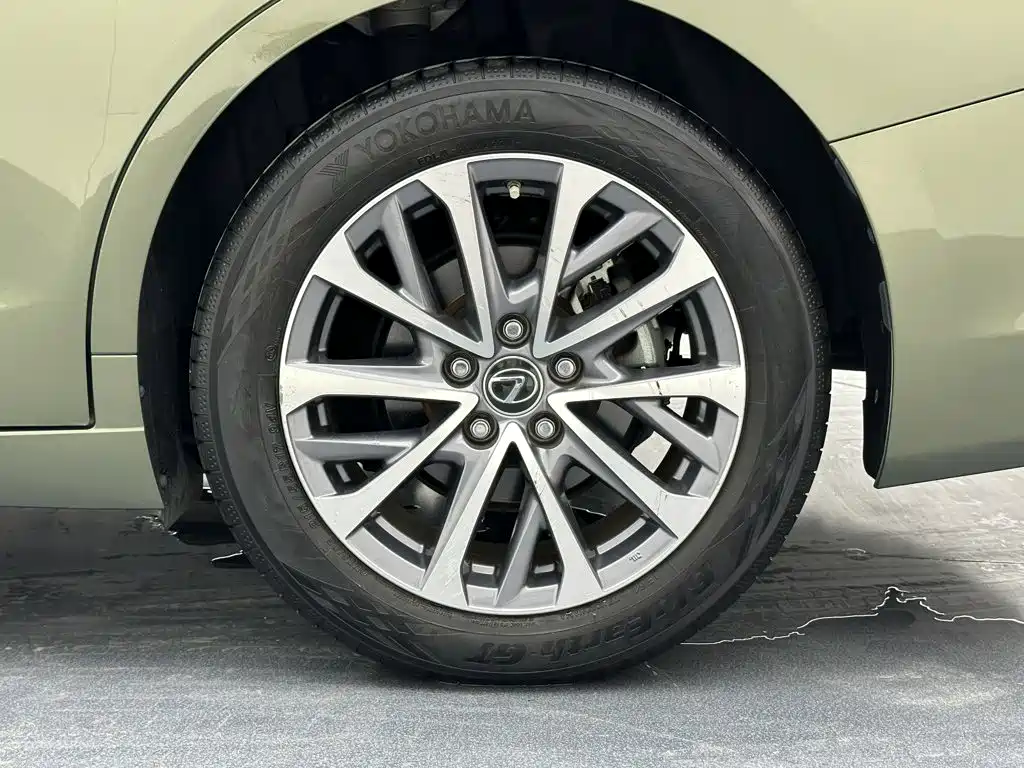 Lexus ES — фото 31