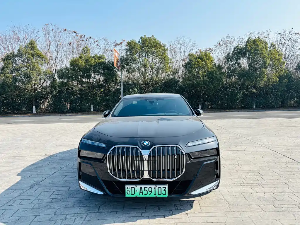 BMW i7 — фото 2