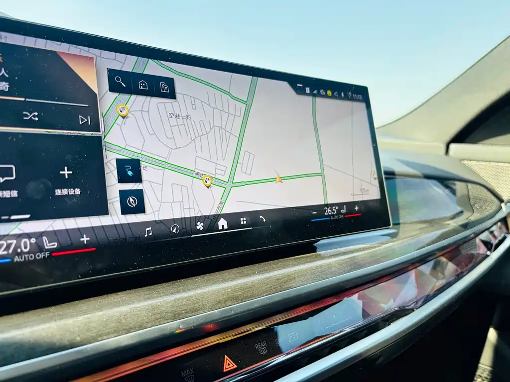 BMW i7 — фото 10