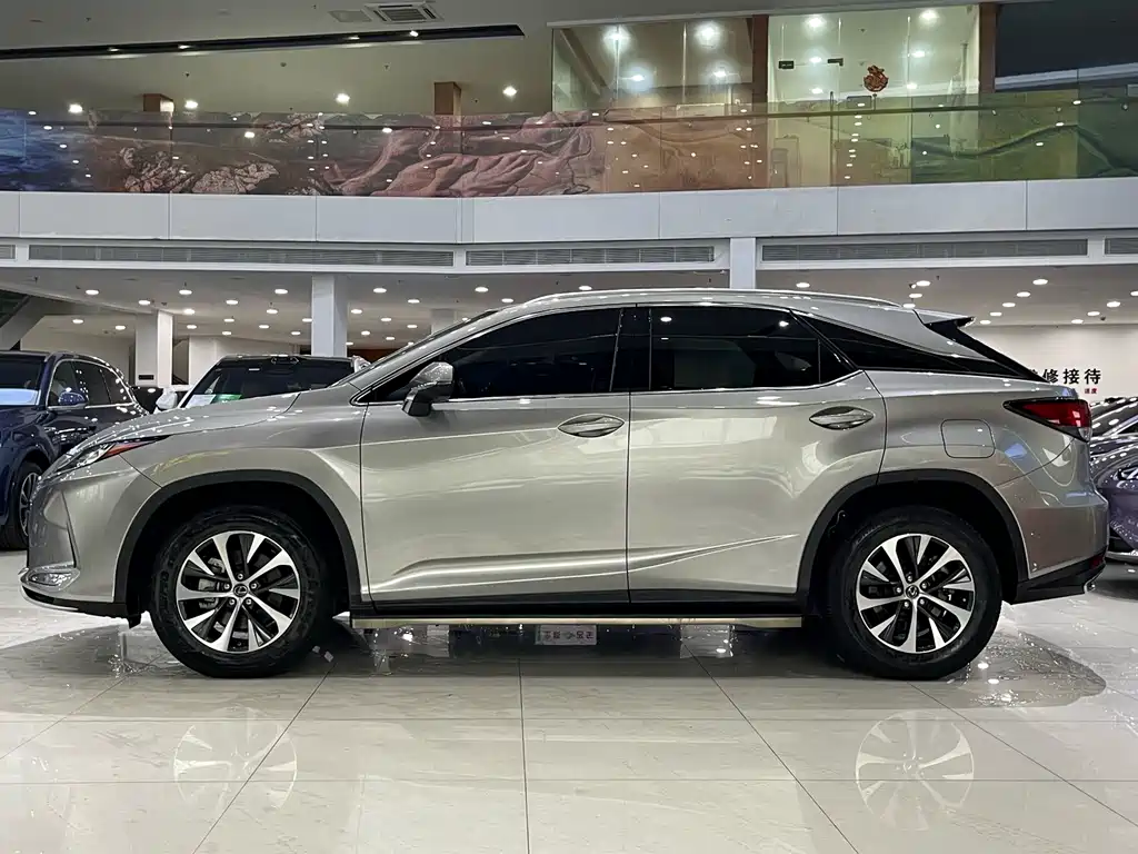 Lexus RX — фото 11
