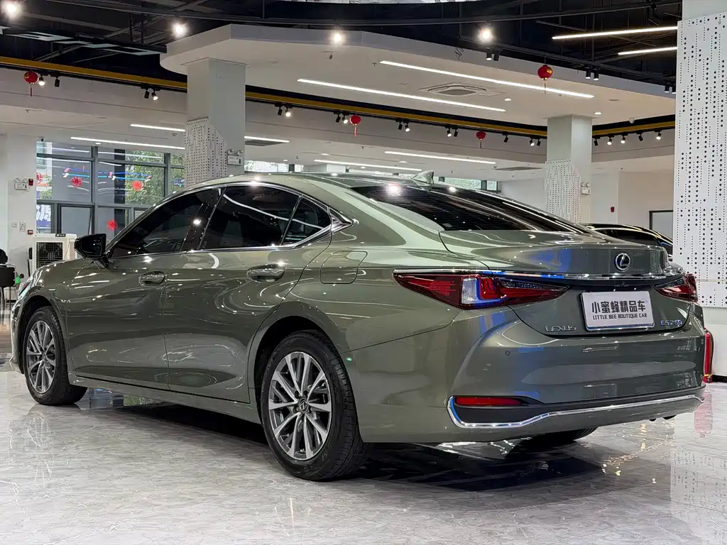 Lexus ES — фото 14