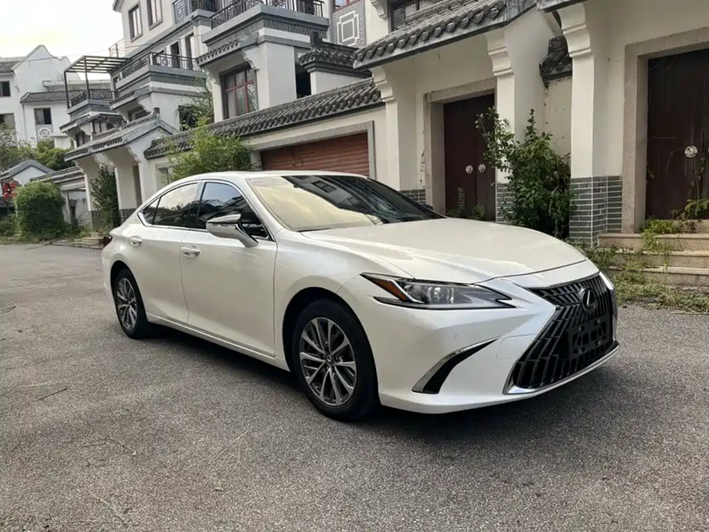 Lexus ES — фото 22
