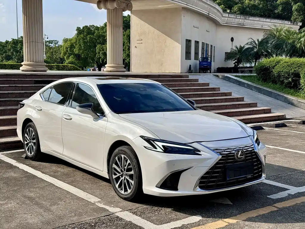 Lexus ES — фото 3
