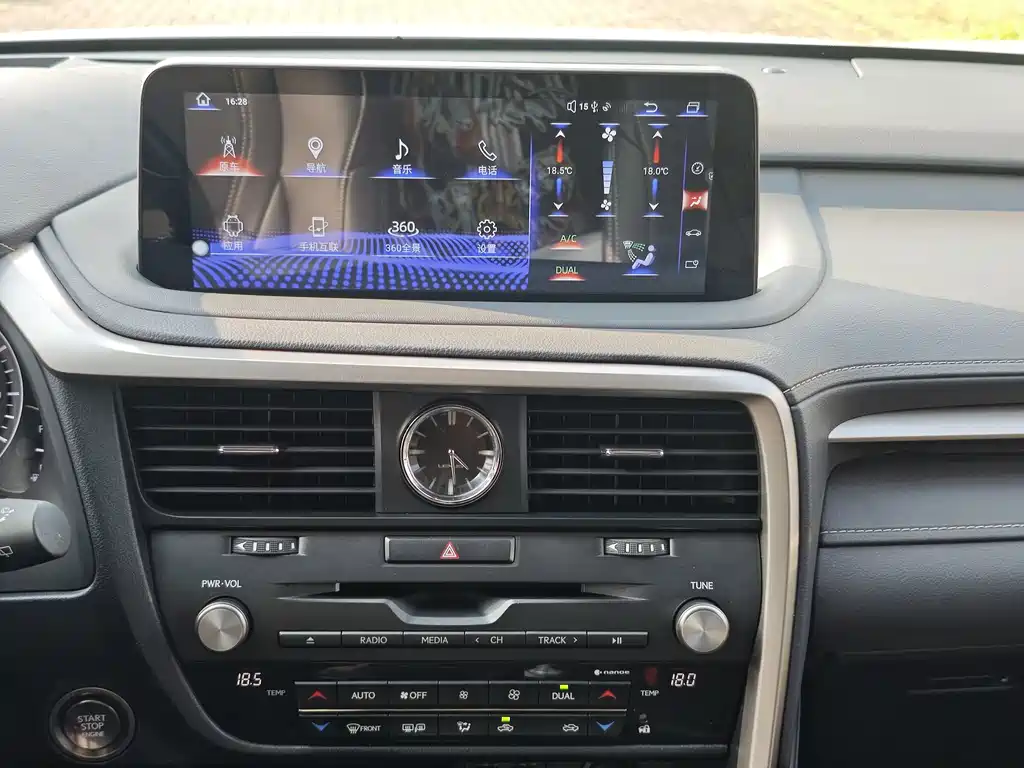 Lexus RX — фото 19