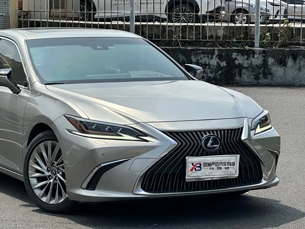 Lexus ES — фото 4