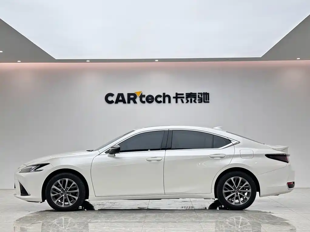 Lexus ES — фото 2