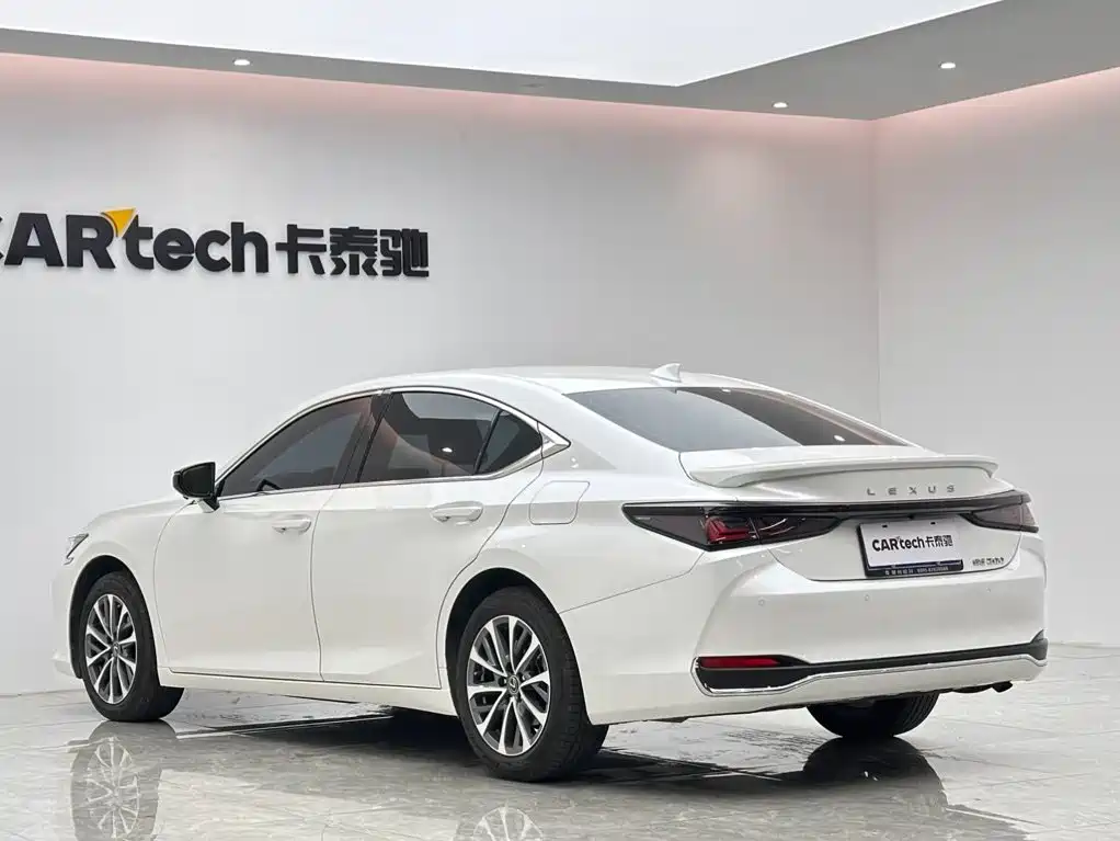 Lexus ES — фото 3