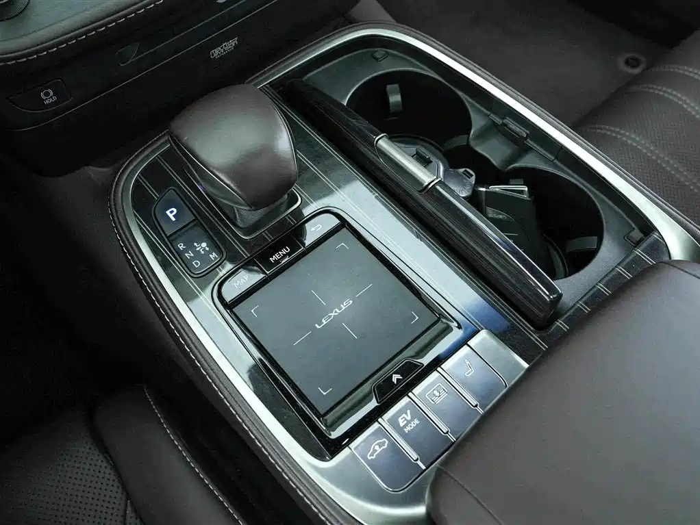 Lexus LS — фото 10