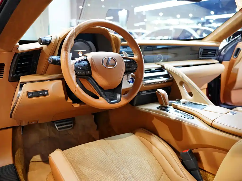 Lexus LC — фото 25
