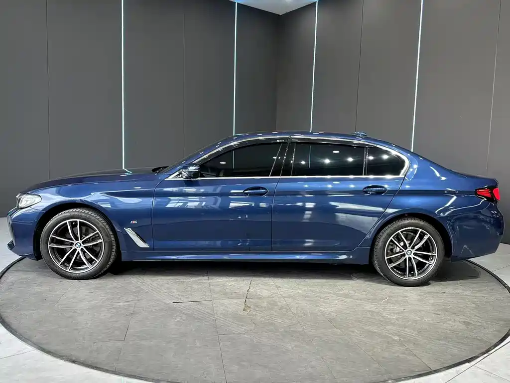 BMW 5 Series — фото 4