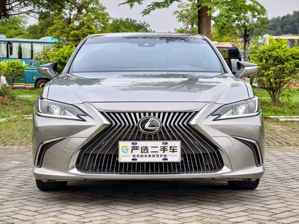 Lexus ES — фото 2