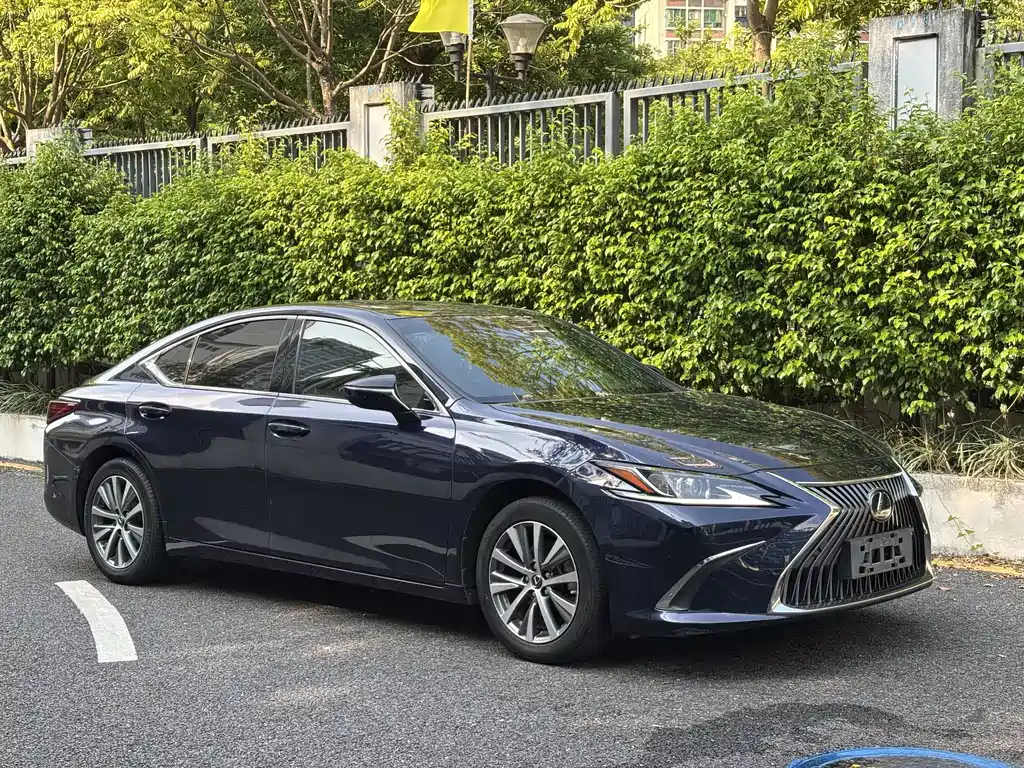 Lexus ES — фото 3
