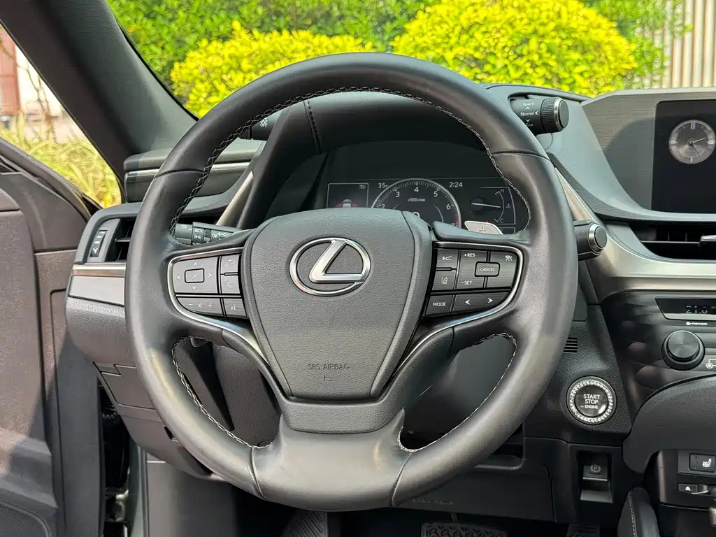 Lexus ES — фото 9