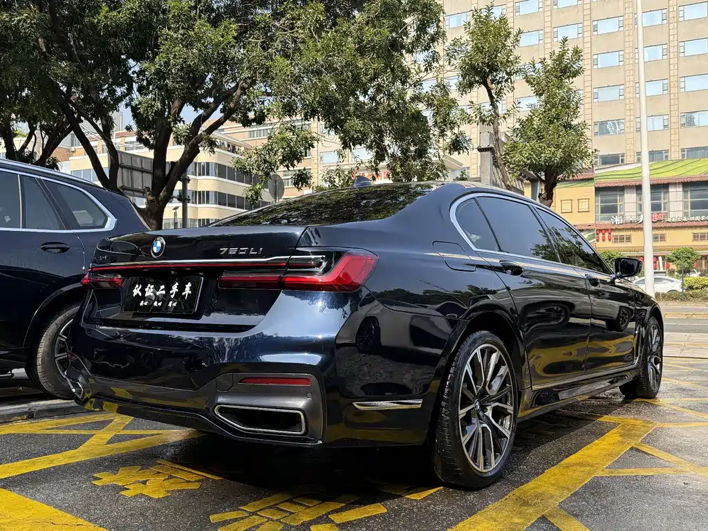 BMW 7 Series — фото 3