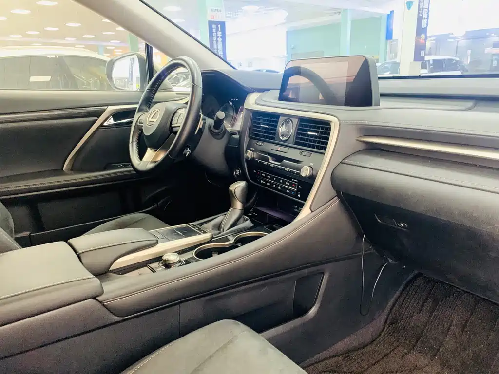 Lexus RX — фото 10