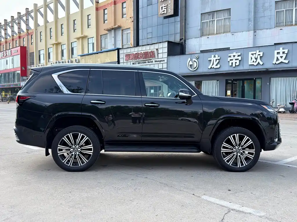Lexus LX — фото 19