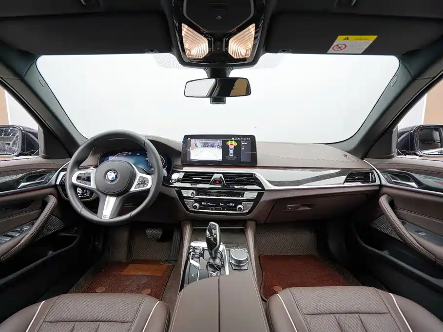 BMW 5 Series — фото 13