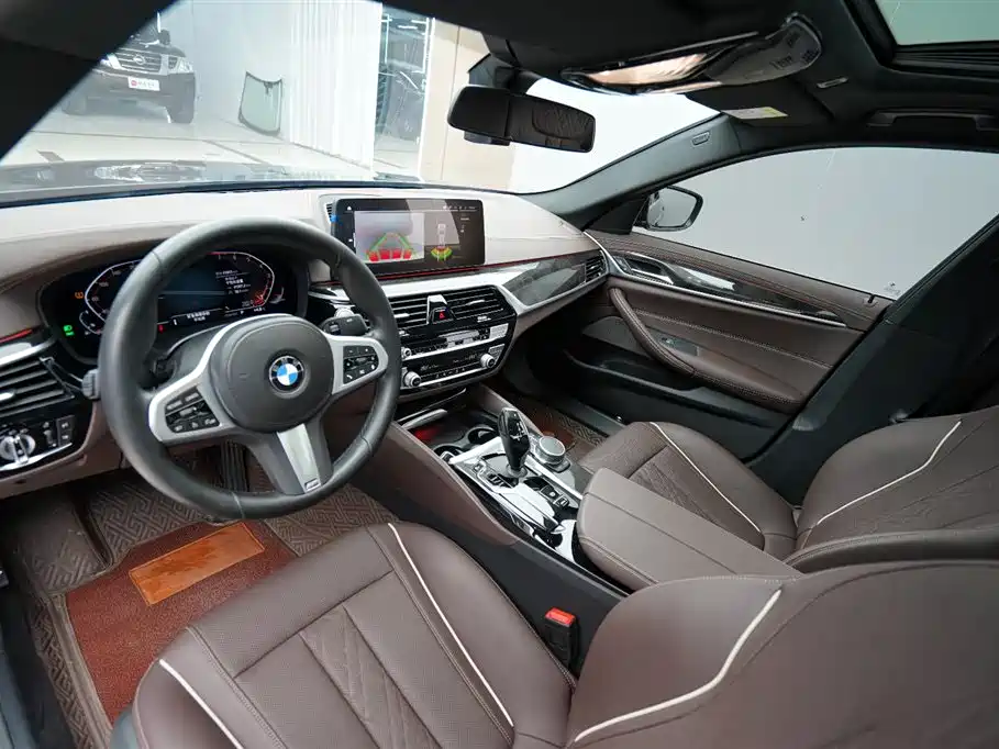 BMW 5 Series — фото 3