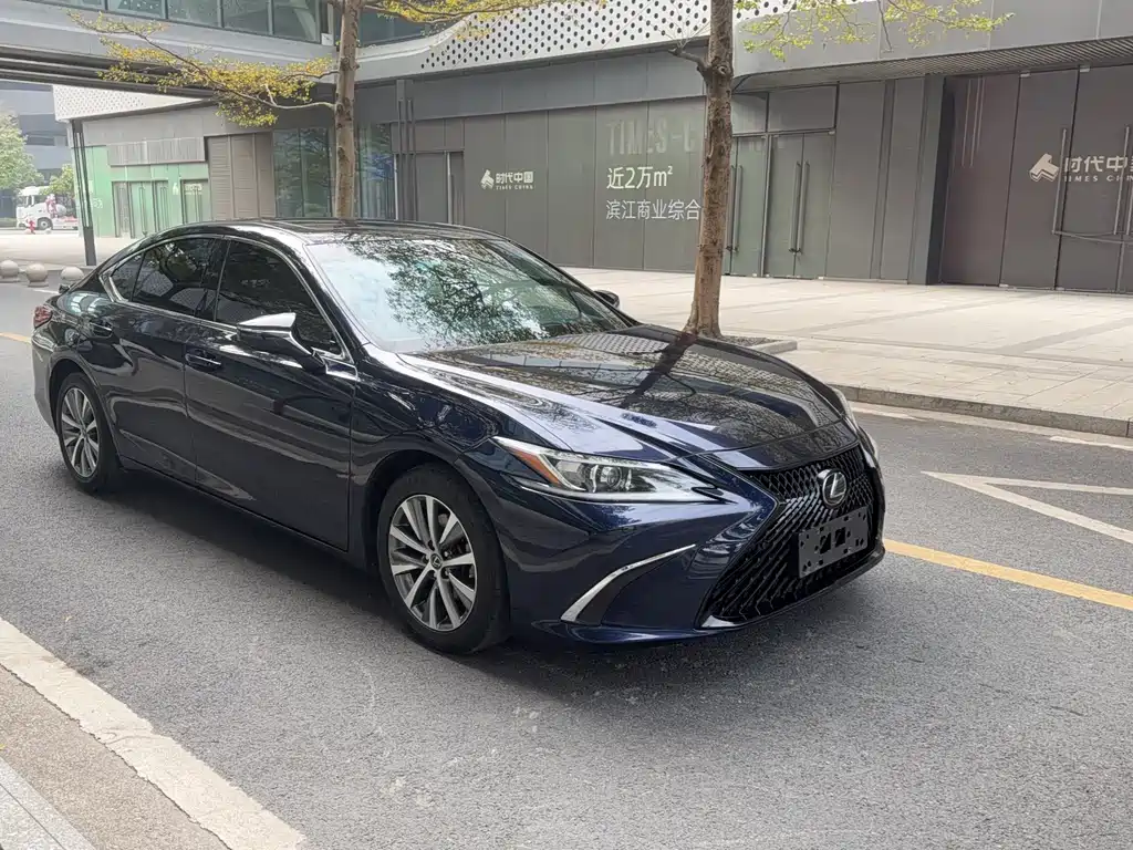 Lexus ES — фото 2