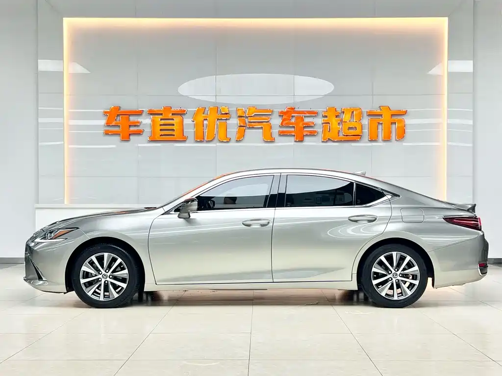 Lexus ES — фото 4