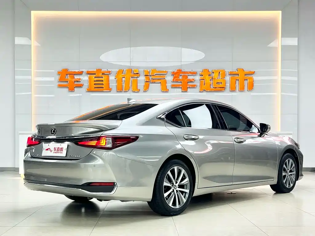 Lexus ES — фото 5