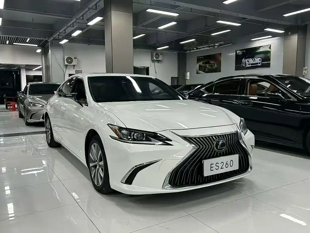 Lexus ES — фото 3