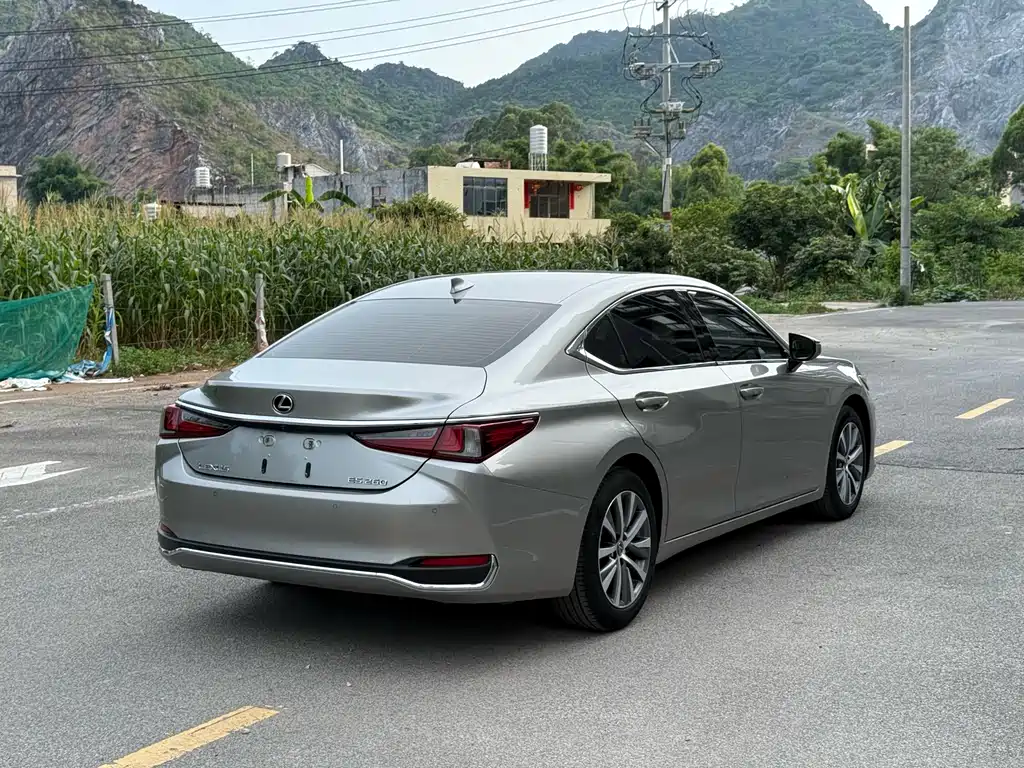 Lexus ES — фото 9