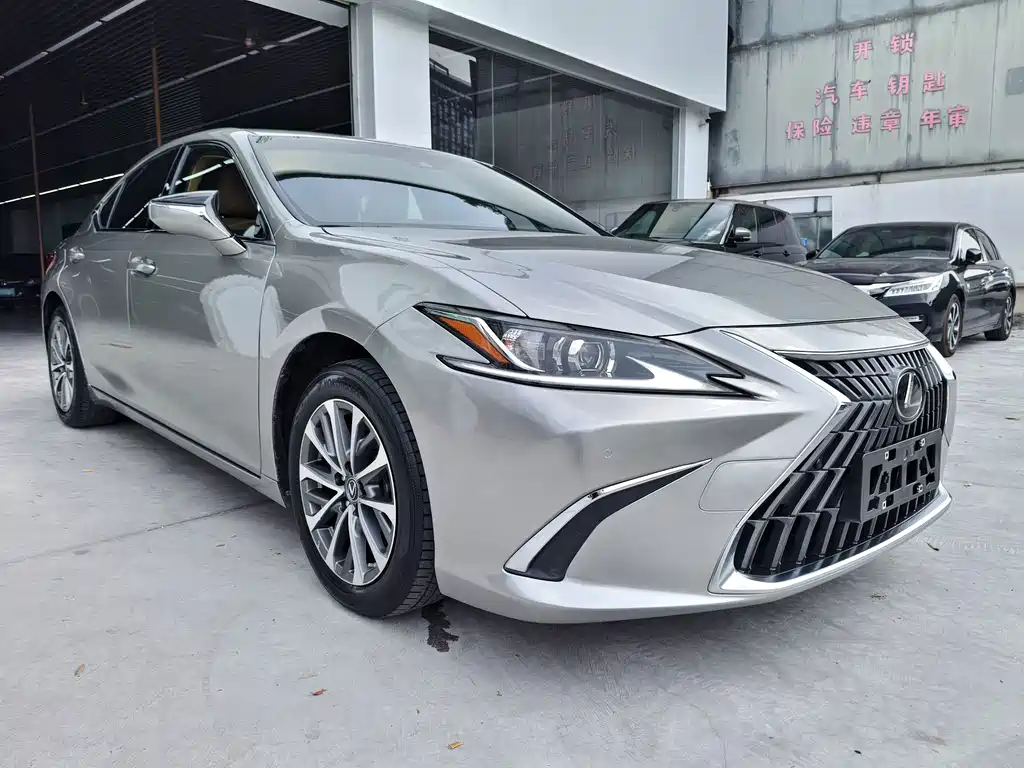 Lexus ES — фото 3