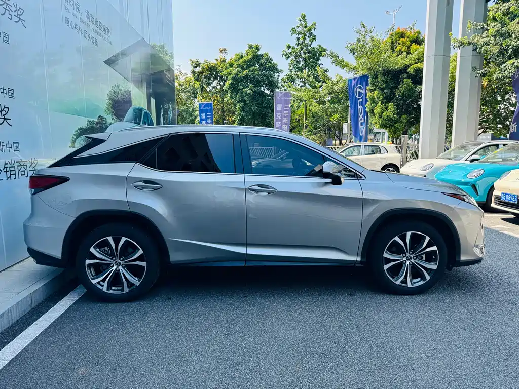 Lexus RX — фото 11